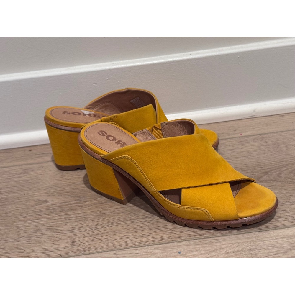 Sorel Joanie II Mule Yellow Suede Crisscross Block Heel Sandals NL3579-705 Sz 7